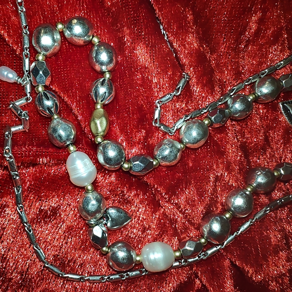 Vintage Chico's Double Strand Necklace With Two Tone Metal Heart And Beads - Picture 3 of 4
